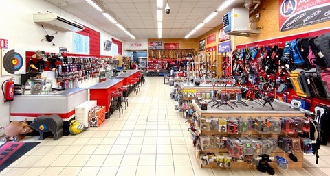 Vue du showroom Lyon Archerie Magasin Lyon Archerie à Vaulx-en-Velin